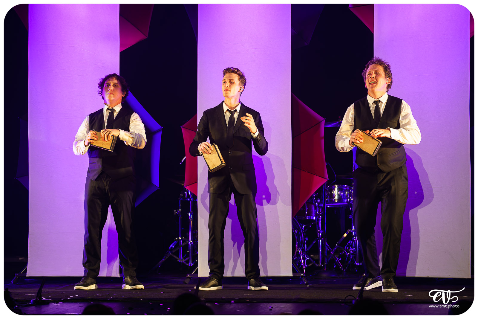 DRUM BROTHERS (LES FRÈRES COLLE)